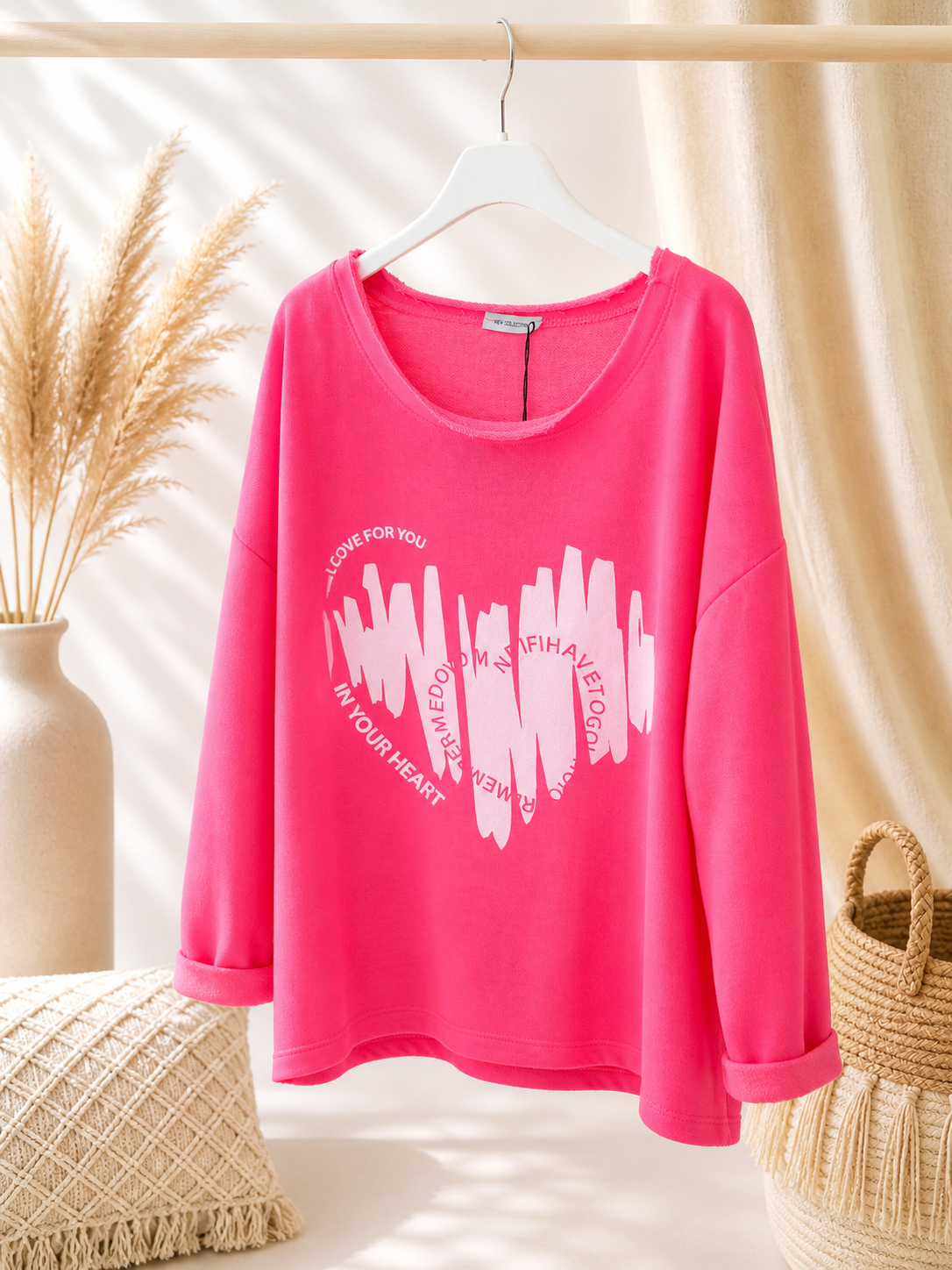 Oversize Shirt „Love Heart“ – Neon Pink 💗✨