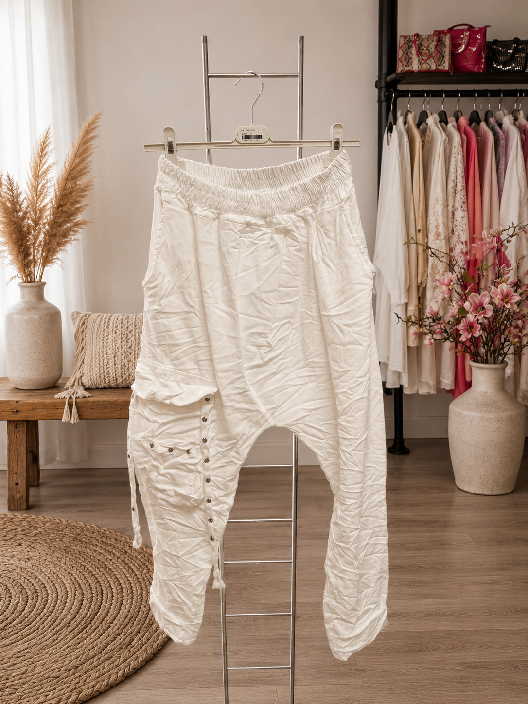 ✨ Trendige Baggy Hose mit Statement-Tasche ✨