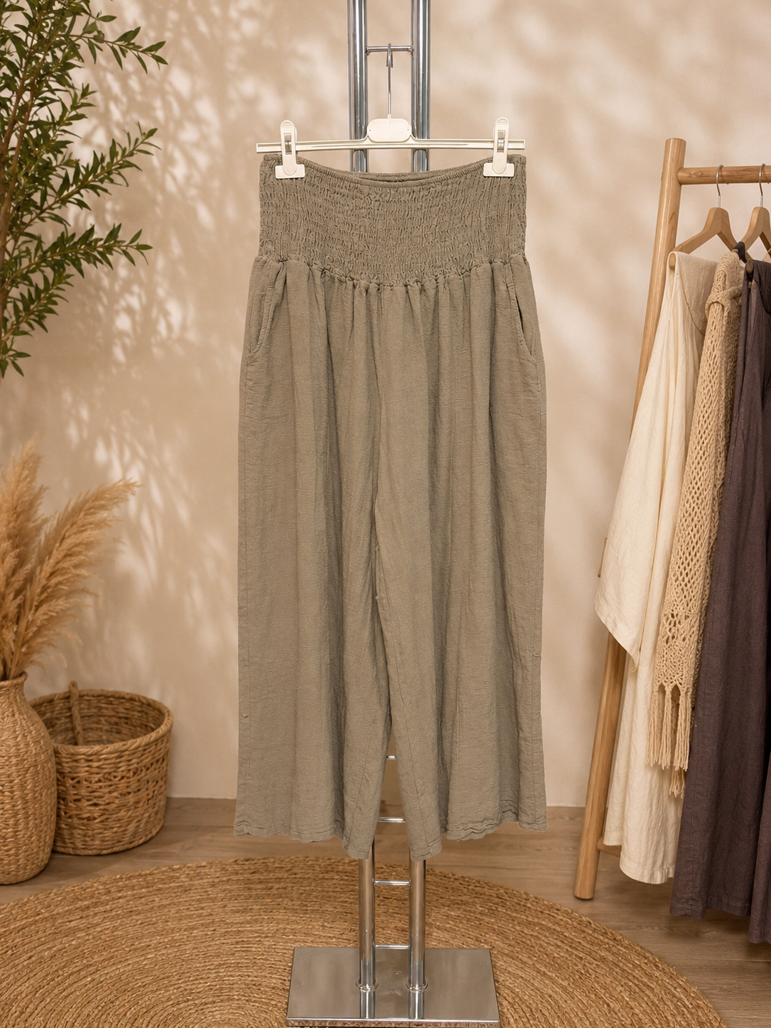 🌿 Luftige Sommerhose in Taupe 🌿