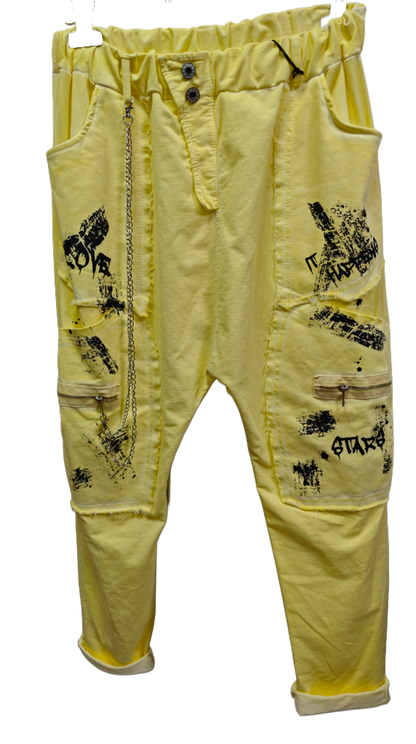 Baggy-Hose mit Ketten- & Print-Details